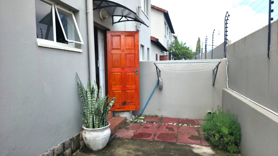 2 Bedroom Property for Sale in Sunninghill Gauteng