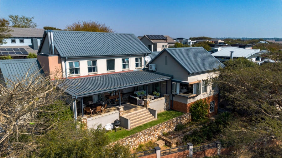 5 Bedroom Property for Sale in Copperleaf Estate Gauteng
