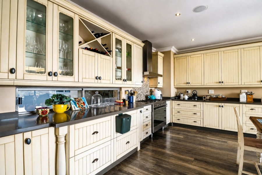 5 Bedroom Property for Sale in Copperleaf Estate Gauteng