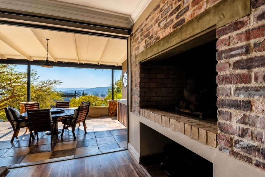 5 Bedroom Property for Sale in Copperleaf Estate Gauteng