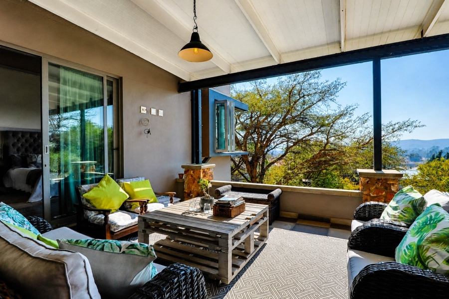 5 Bedroom Property for Sale in Copperleaf Estate Gauteng