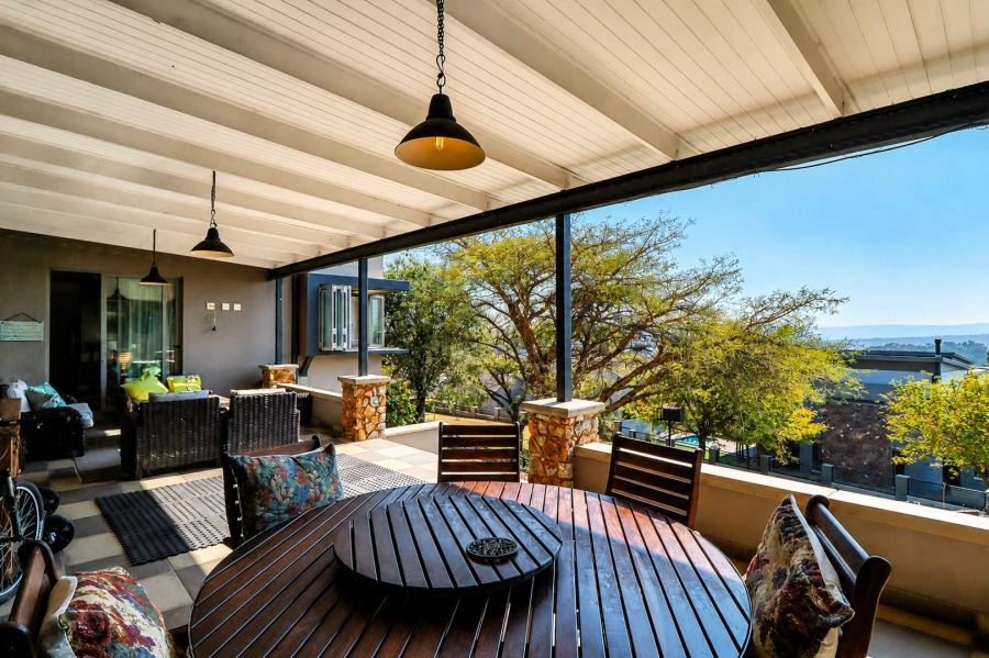 5 Bedroom Property for Sale in Copperleaf Estate Gauteng