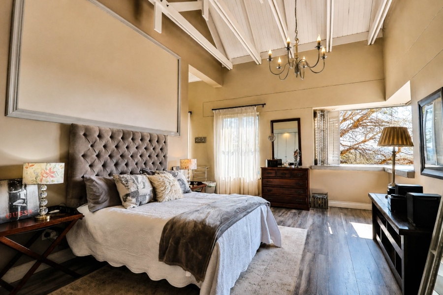 5 Bedroom Property for Sale in Copperleaf Estate Gauteng