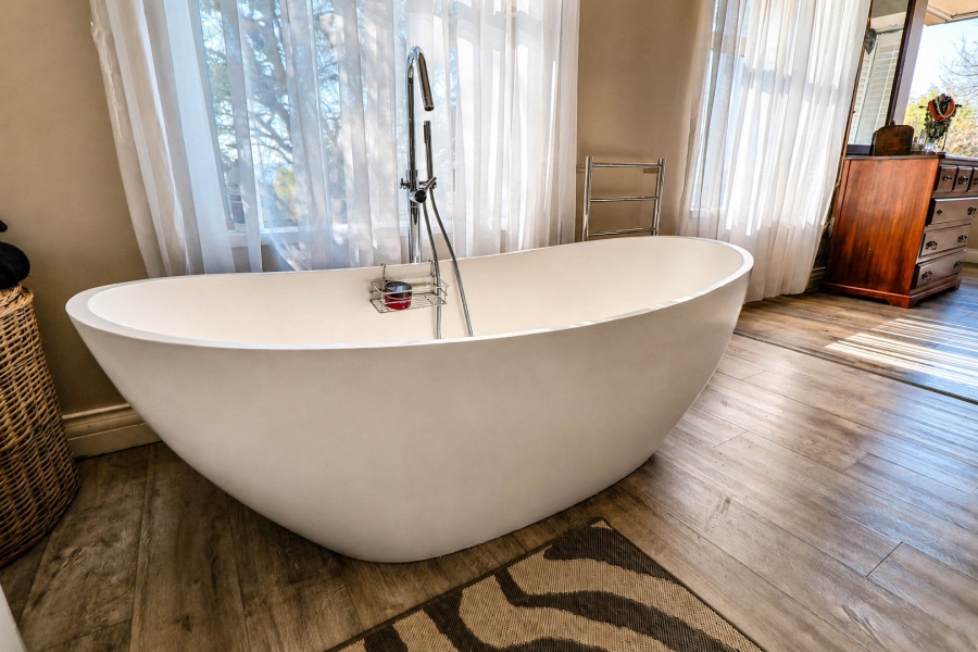 5 Bedroom Property for Sale in Copperleaf Estate Gauteng