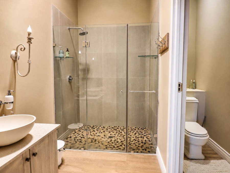 5 Bedroom Property for Sale in Copperleaf Estate Gauteng