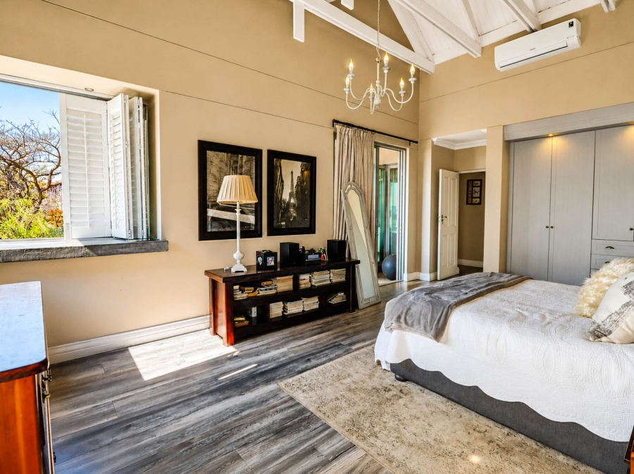 5 Bedroom Property for Sale in Copperleaf Estate Gauteng