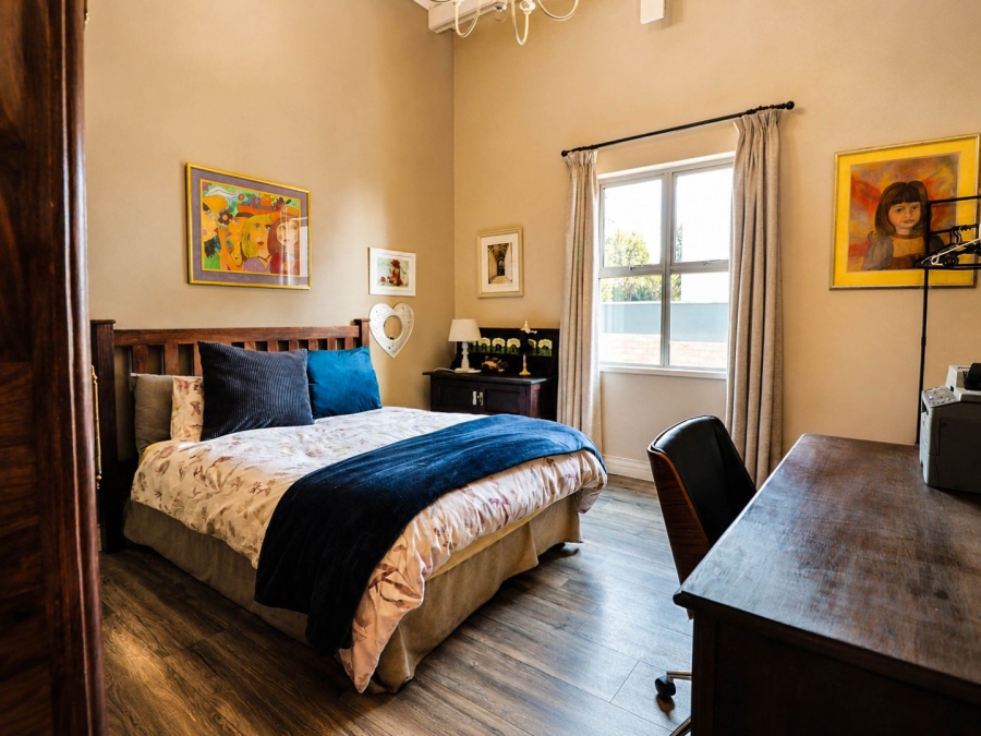 5 Bedroom Property for Sale in Copperleaf Estate Gauteng