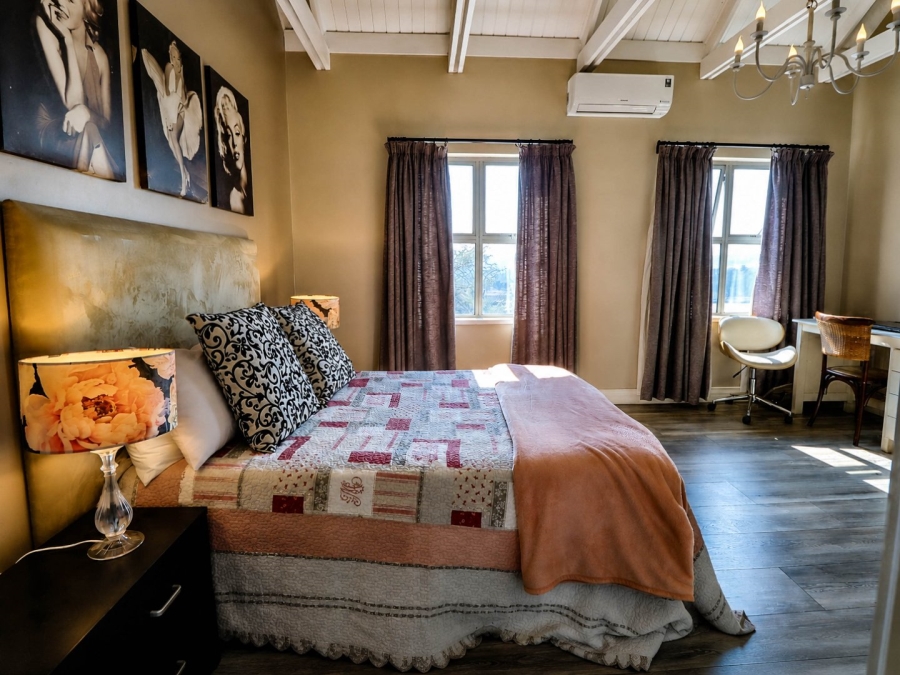 5 Bedroom Property for Sale in Copperleaf Estate Gauteng