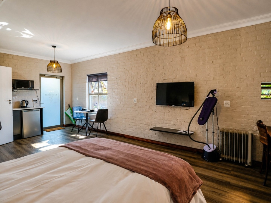 5 Bedroom Property for Sale in Copperleaf Estate Gauteng