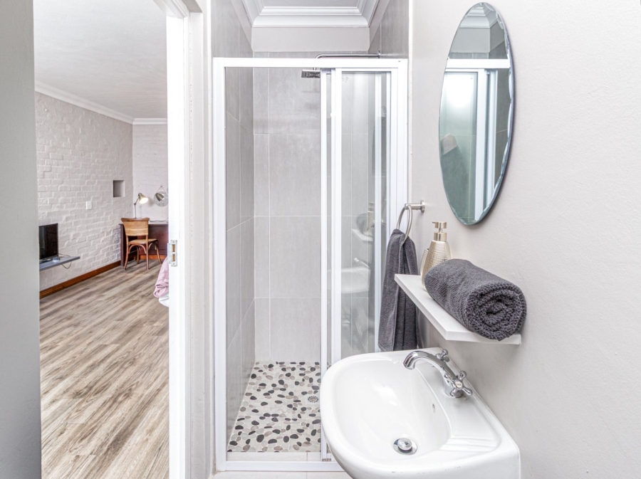 5 Bedroom Property for Sale in Copperleaf Estate Gauteng