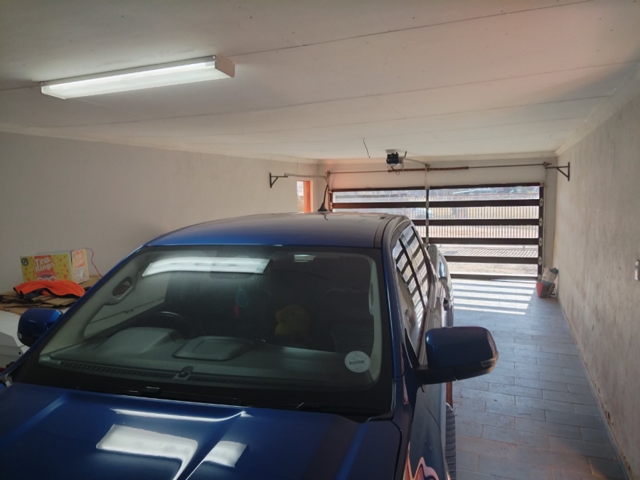 3 Bedroom Property for Sale in Rensburg Gauteng