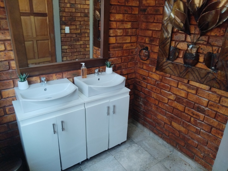 3 Bedroom Property for Sale in Rensburg Gauteng