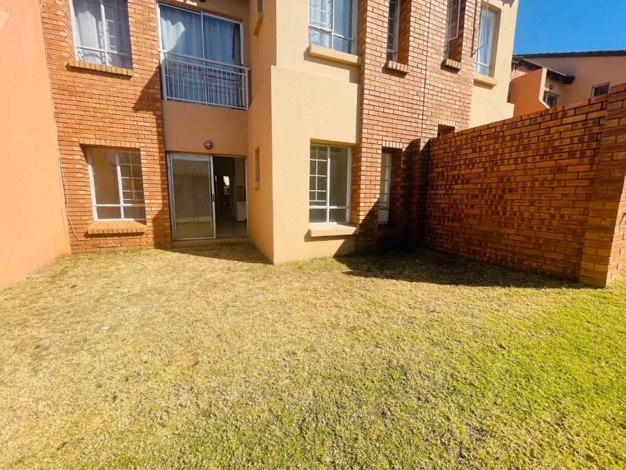 2 Bedroom Property for Sale in Erand Gardens Gauteng