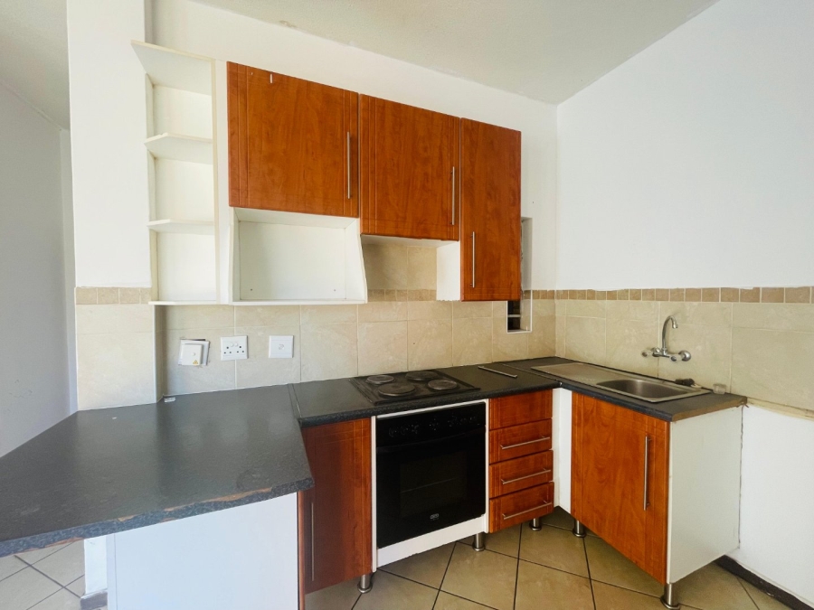 2 Bedroom Property for Sale in Erand Gardens Gauteng