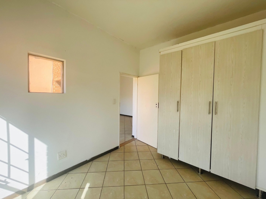 2 Bedroom Property for Sale in Erand Gardens Gauteng