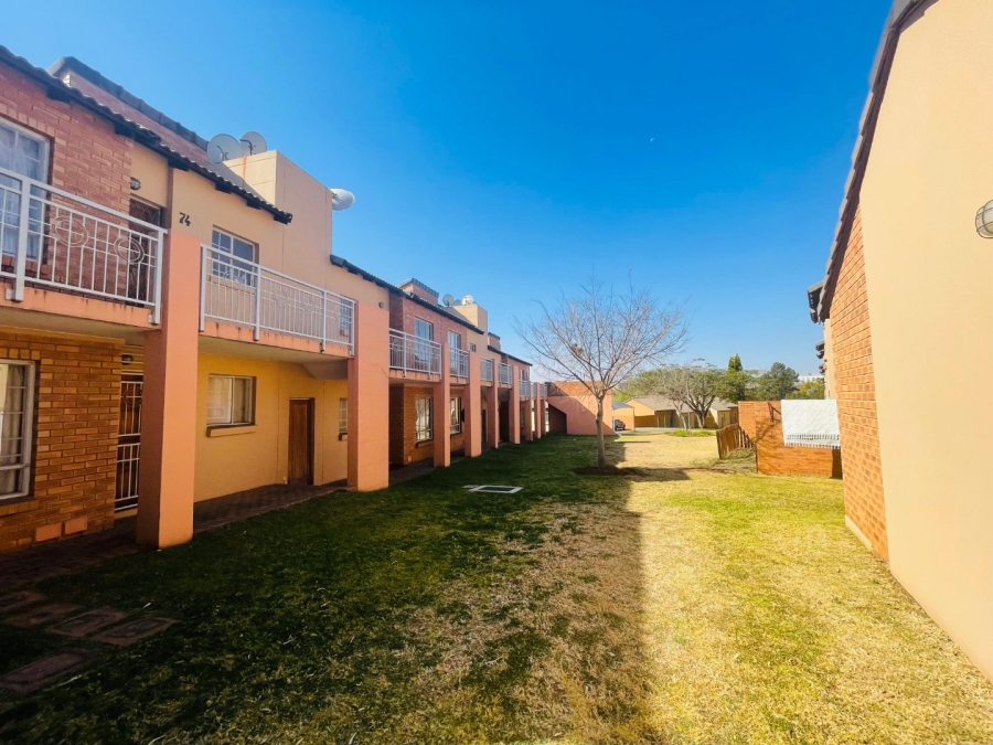 2 Bedroom Property for Sale in Erand Gardens Gauteng