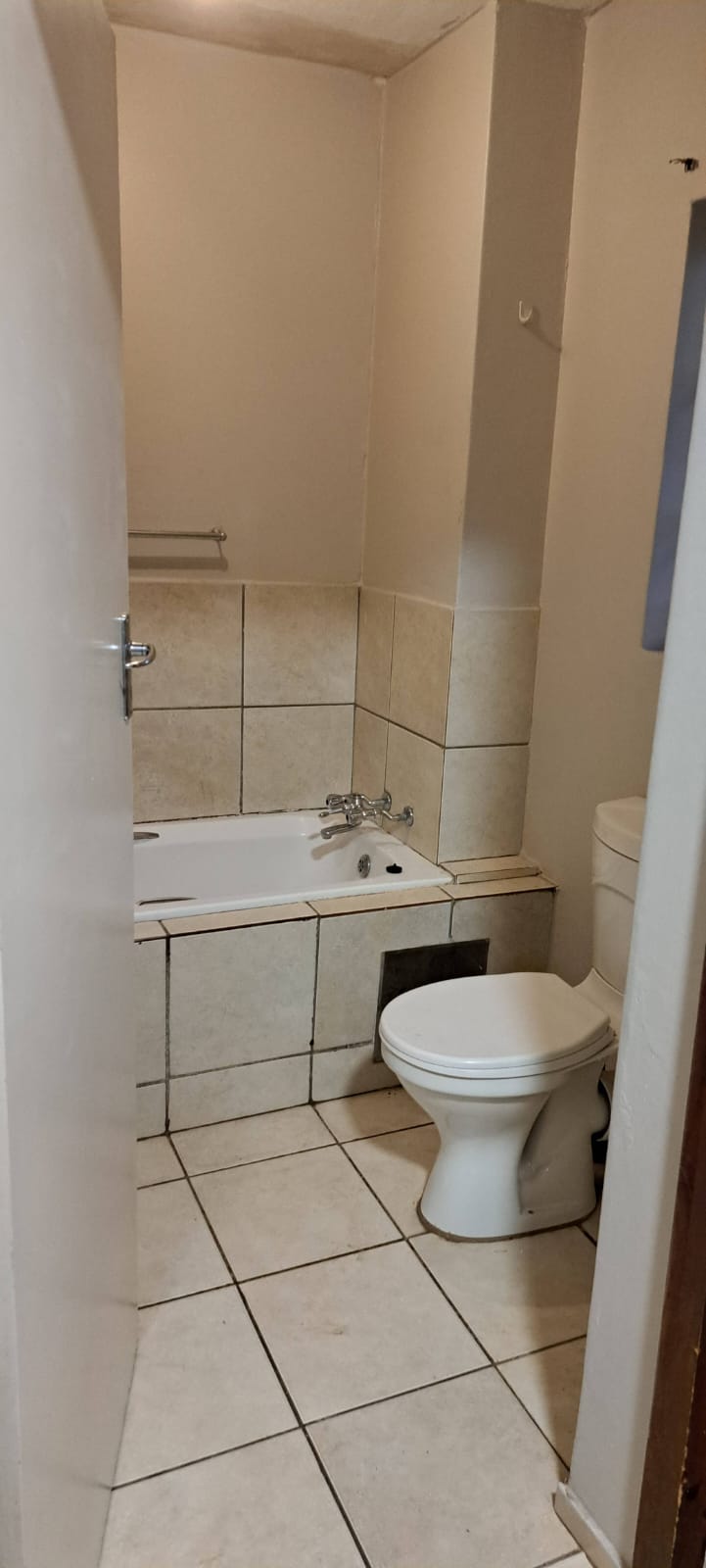 1 Bedroom Property for Sale in Lotus Gardens Gauteng