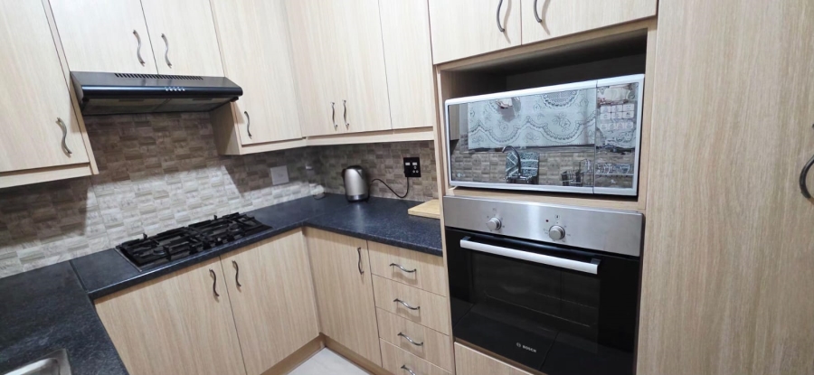 Bedroom Property for Sale in West Park Gauteng