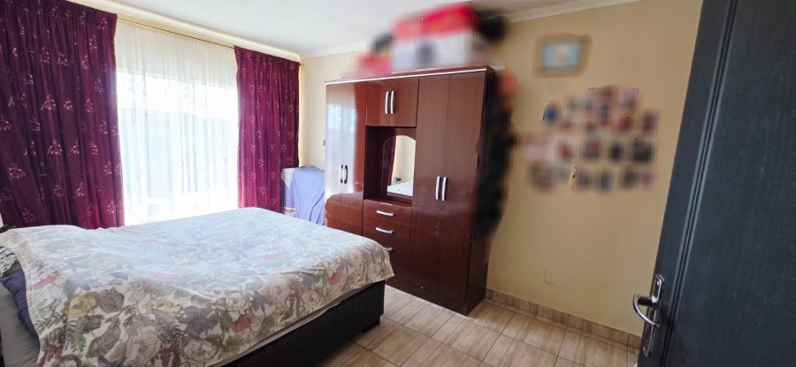  Bedroom Property for Sale in West Park Gauteng