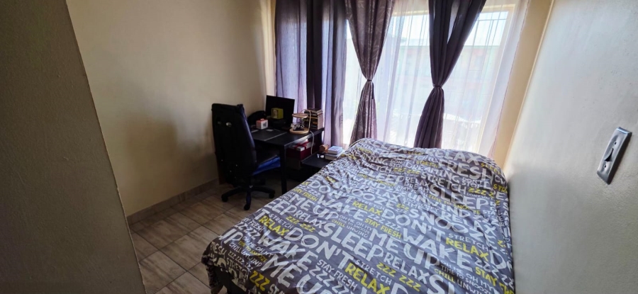  Bedroom Property for Sale in West Park Gauteng