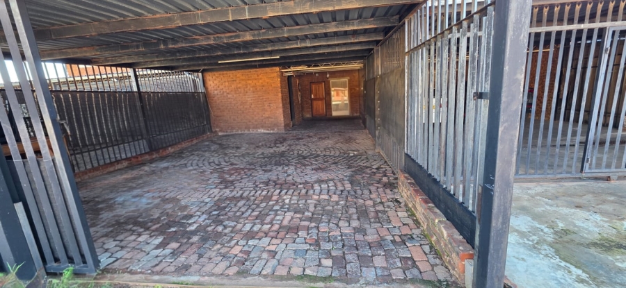  Bedroom Property for Sale in West Park Gauteng