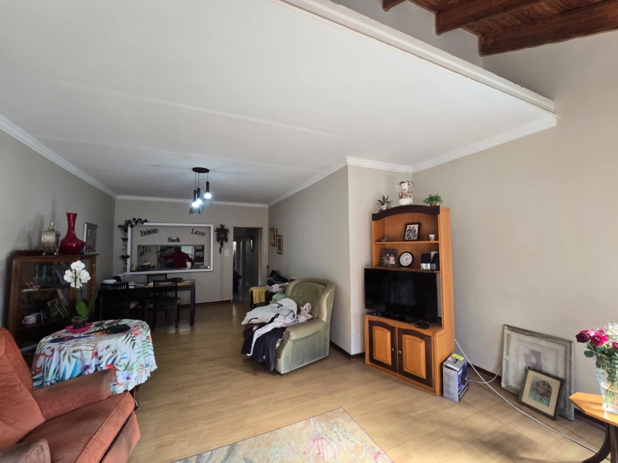 3 Bedroom Property for Sale in Garsfontein Gauteng