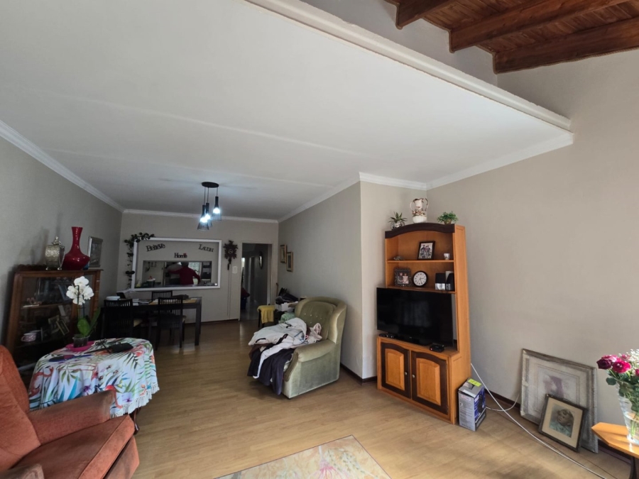 3 Bedroom Property for Sale in Garsfontein Gauteng