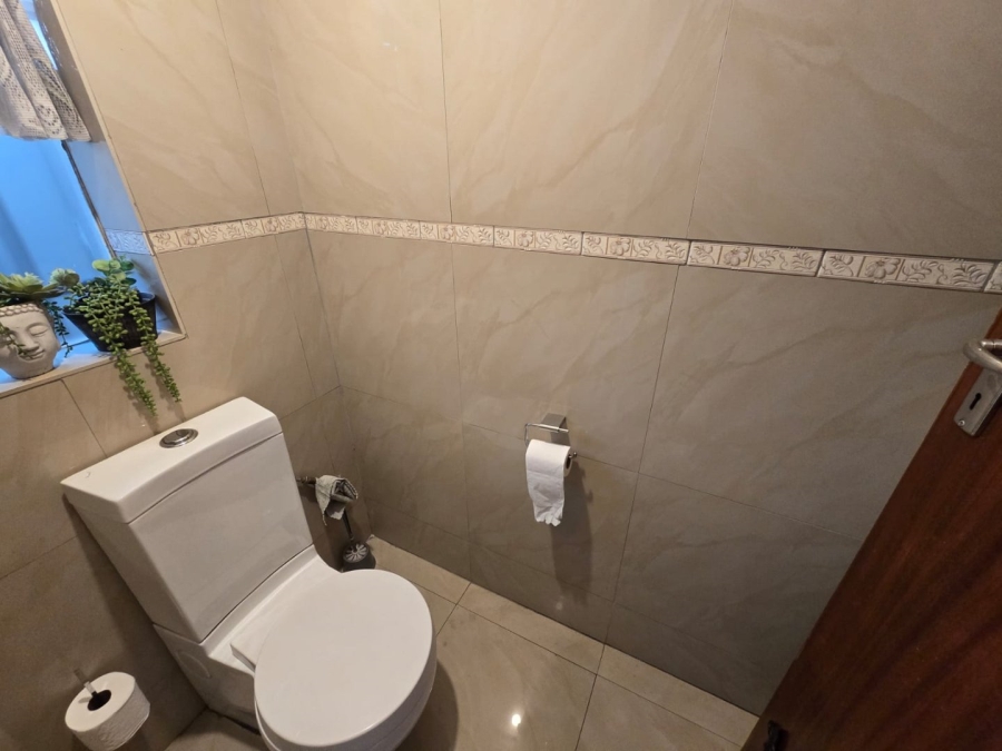 3 Bedroom Property for Sale in Garsfontein Gauteng