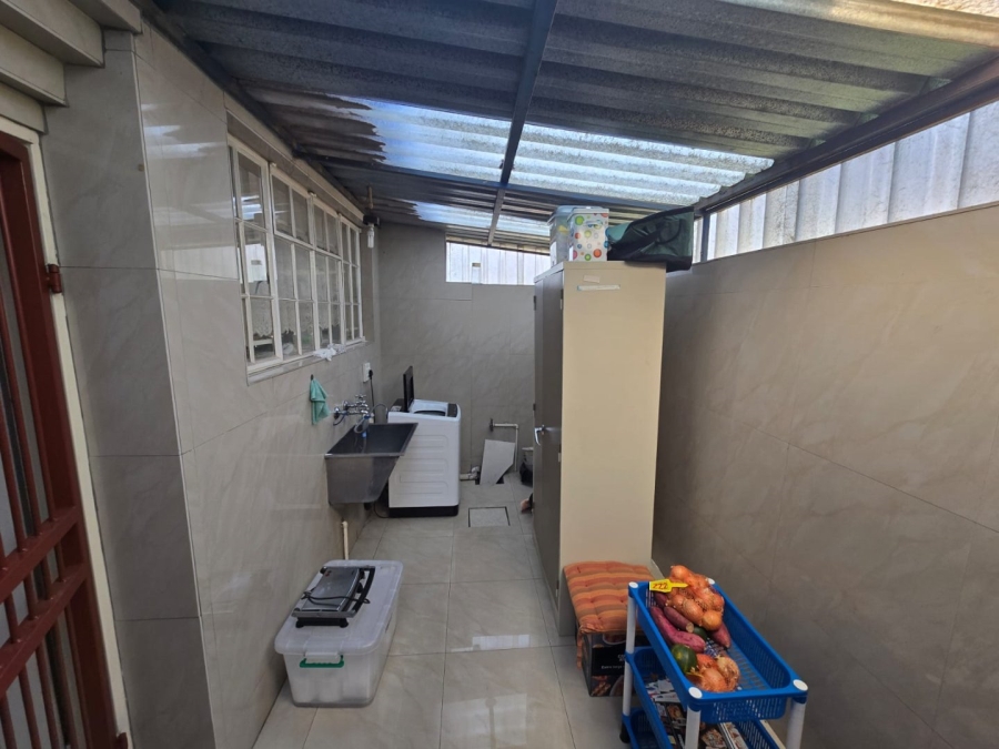 3 Bedroom Property for Sale in Garsfontein Gauteng