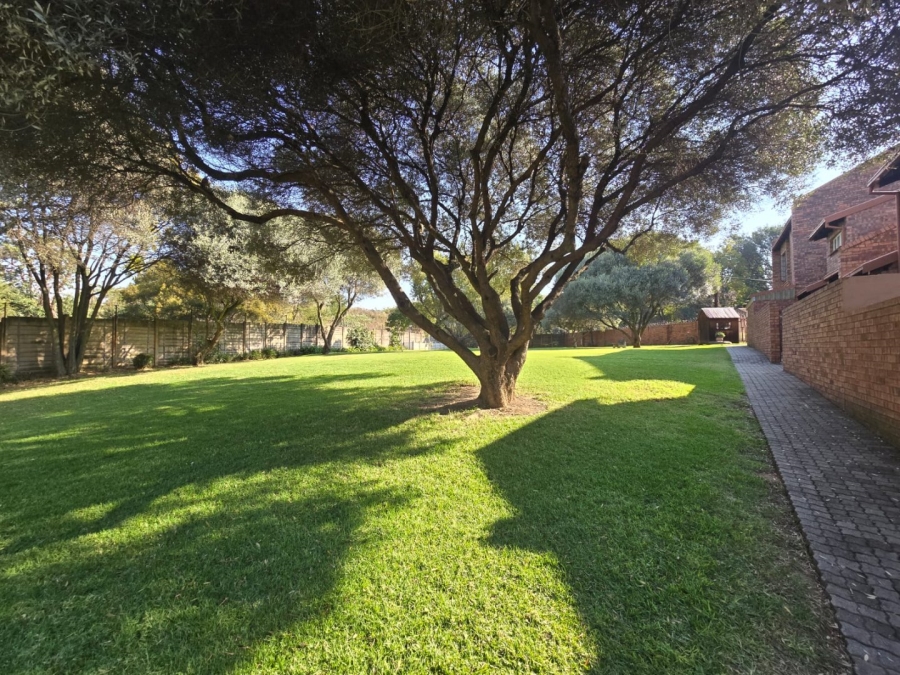 3 Bedroom Property for Sale in Garsfontein Gauteng