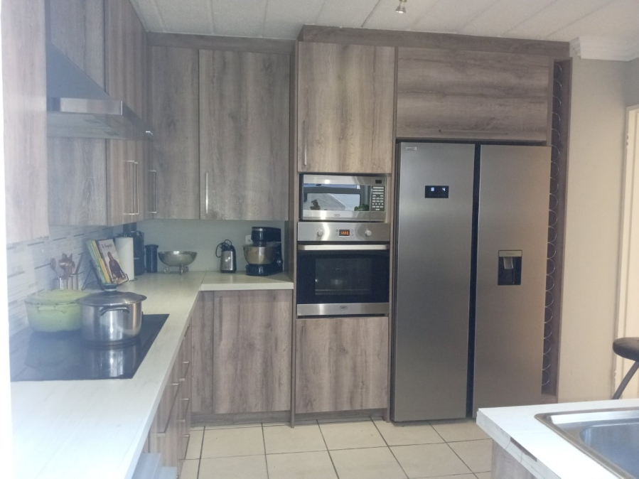 3 Bedroom Property for Sale in Rembrandt Park Gauteng