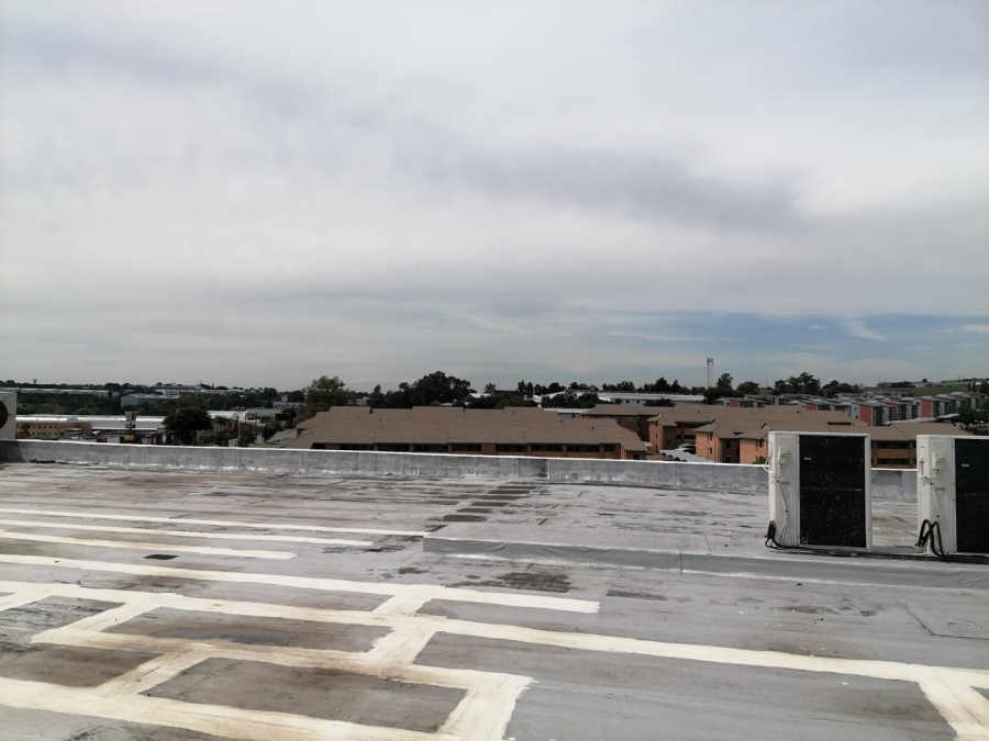 To Let Commercial Property for Rent in Grand Central Gauteng