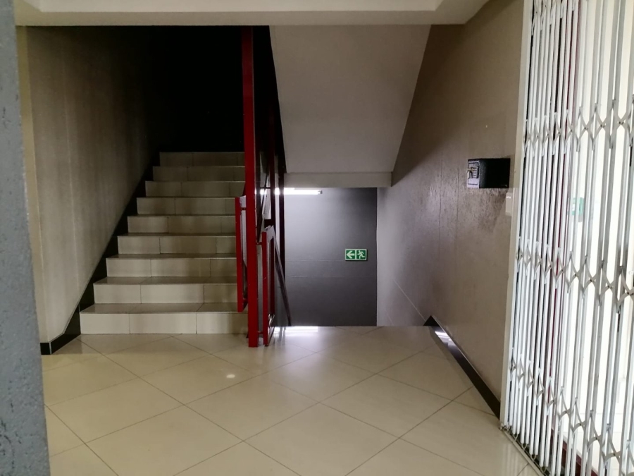 To Let Commercial Property for Rent in Grand Central Gauteng