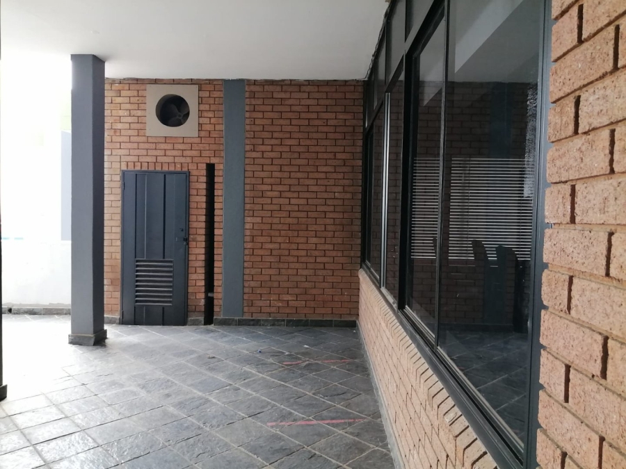 To Let Commercial Property for Rent in Grand Central Gauteng