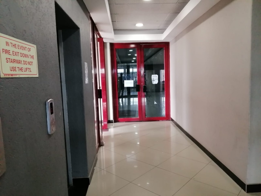 To Let Commercial Property for Rent in Grand Central Gauteng