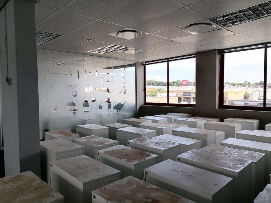 To Let Commercial Property for Rent in Grand Central Gauteng