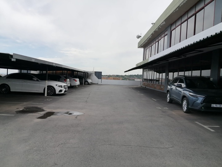 To Let Commercial Property for Rent in Grand Central Gauteng