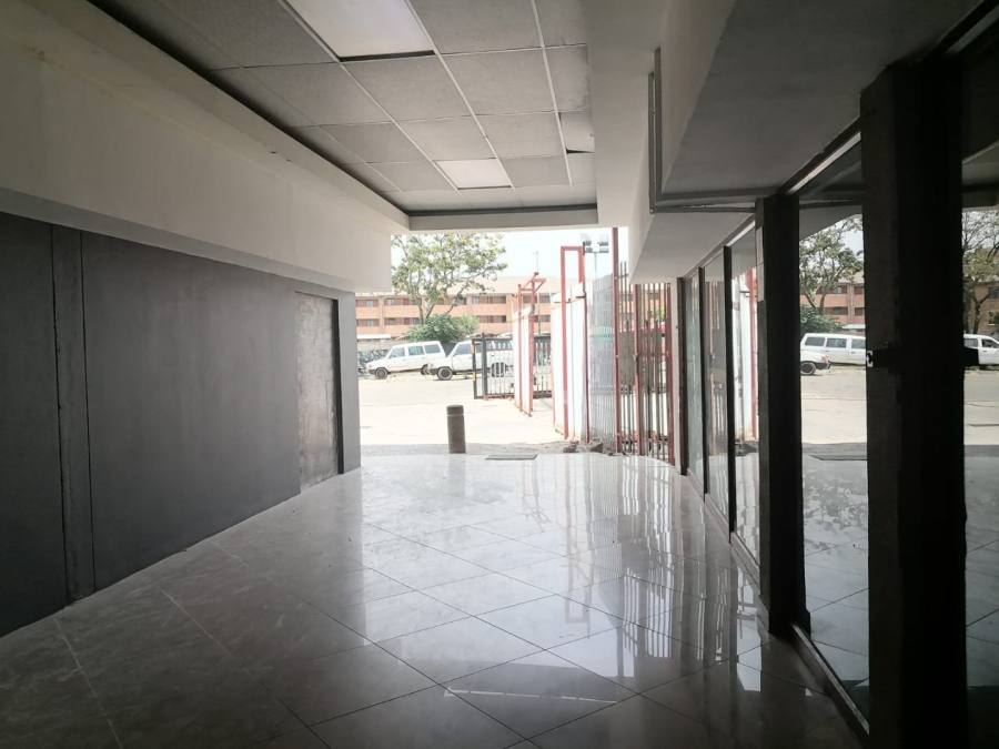 To Let Commercial Property for Rent in Grand Central Gauteng