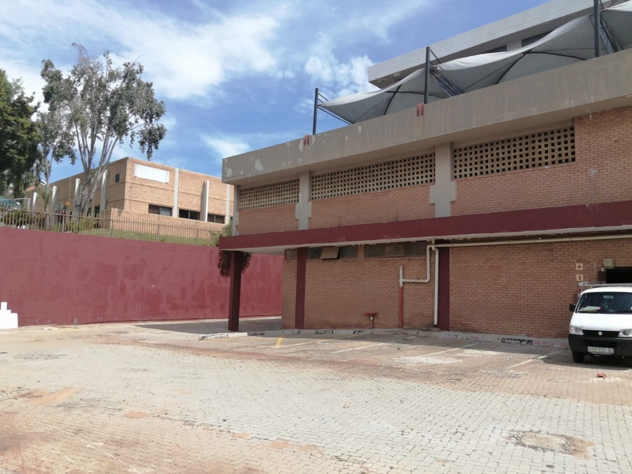 To Let Commercial Property for Rent in Grand Central Gauteng