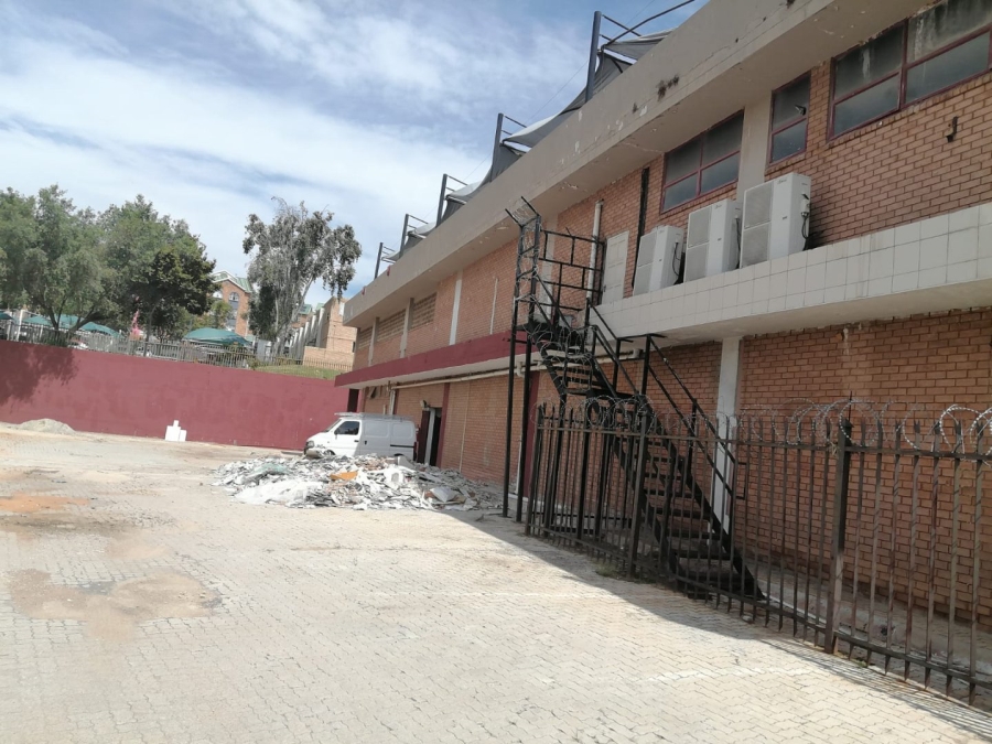 To Let Commercial Property for Rent in Grand Central Gauteng