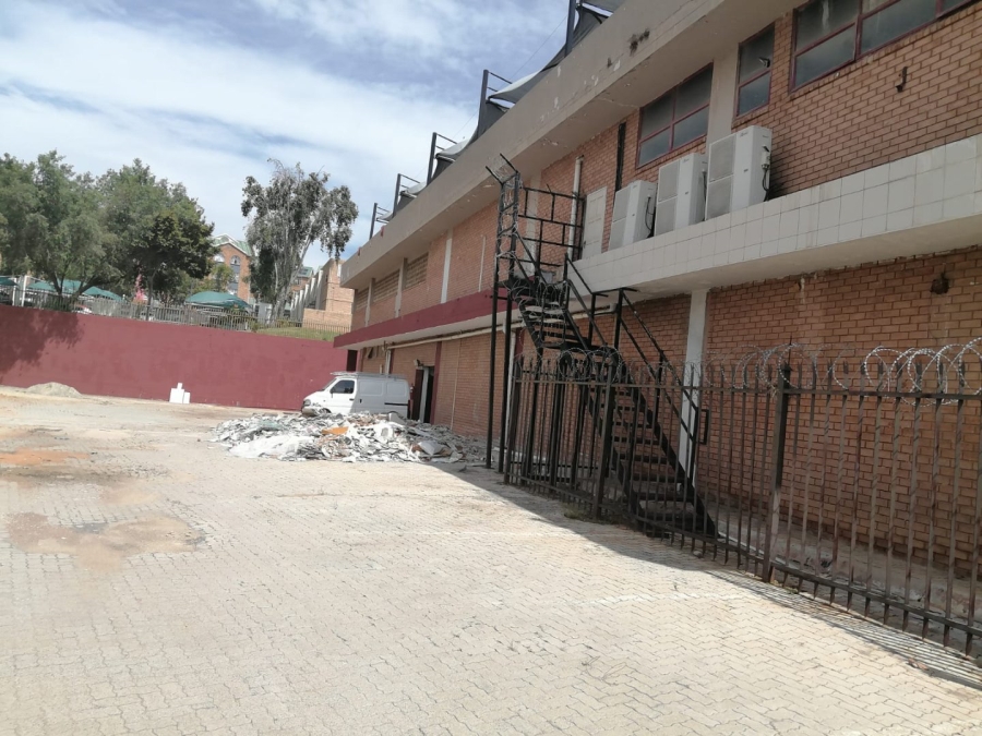 To Let Commercial Property for Rent in Grand Central Gauteng