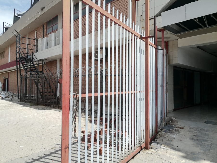 To Let Commercial Property for Rent in Grand Central Gauteng