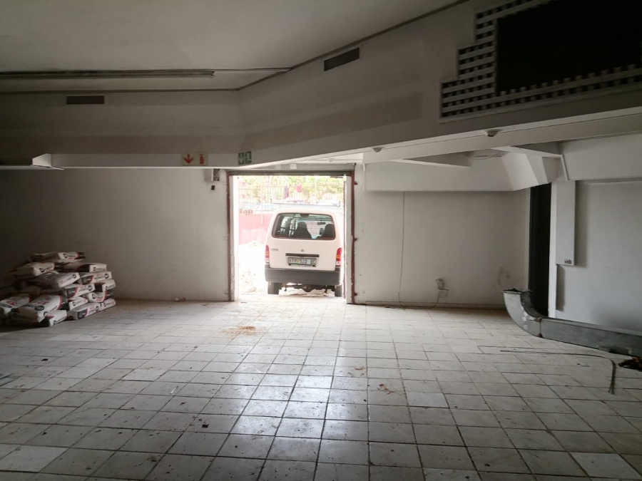To Let Commercial Property for Rent in Grand Central Gauteng