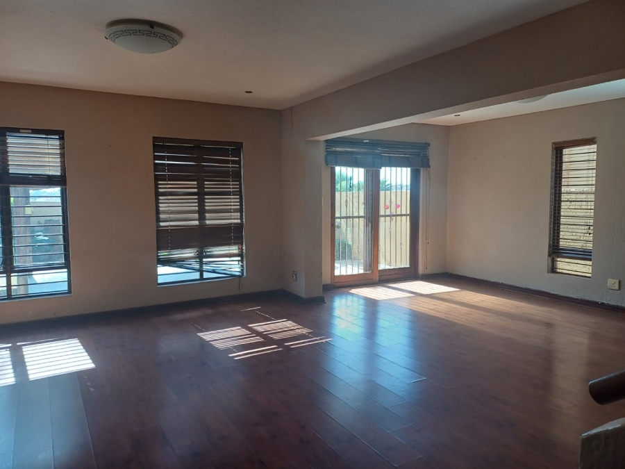 3 Bedroom Property for Sale in Erand Gardens Gauteng