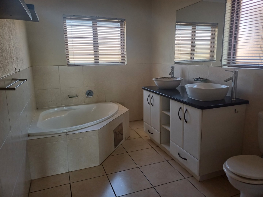 3 Bedroom Property for Sale in Erand Gardens Gauteng