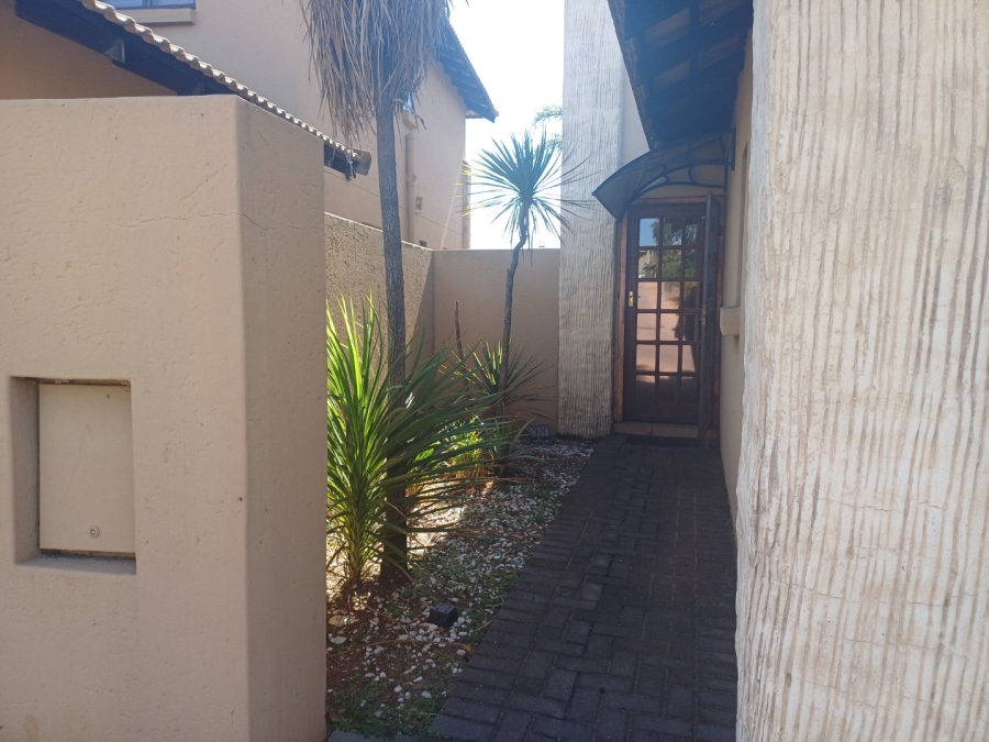 3 Bedroom Property for Sale in Erand Gardens Gauteng