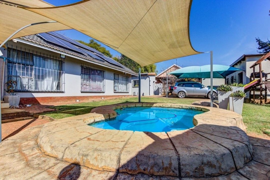 3 Bedroom Property for Sale in Birch Acres Gauteng