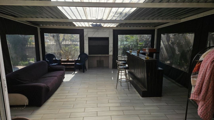 5 Bedroom Property for Sale in Birchleigh North Gauteng