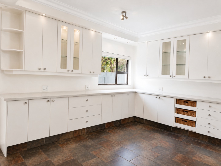 5 Bedroom Property for Sale in Silver Lakes Golf Estate Gauteng