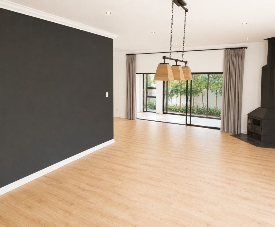 5 Bedroom Property for Sale in Silver Lakes Golf Estate Gauteng